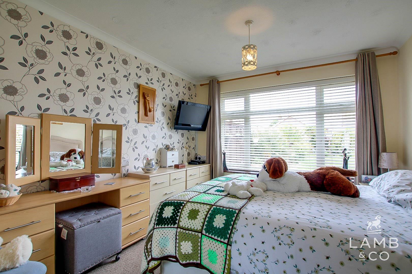 Chaucer Close, ClactononSea Lamb & Co Property